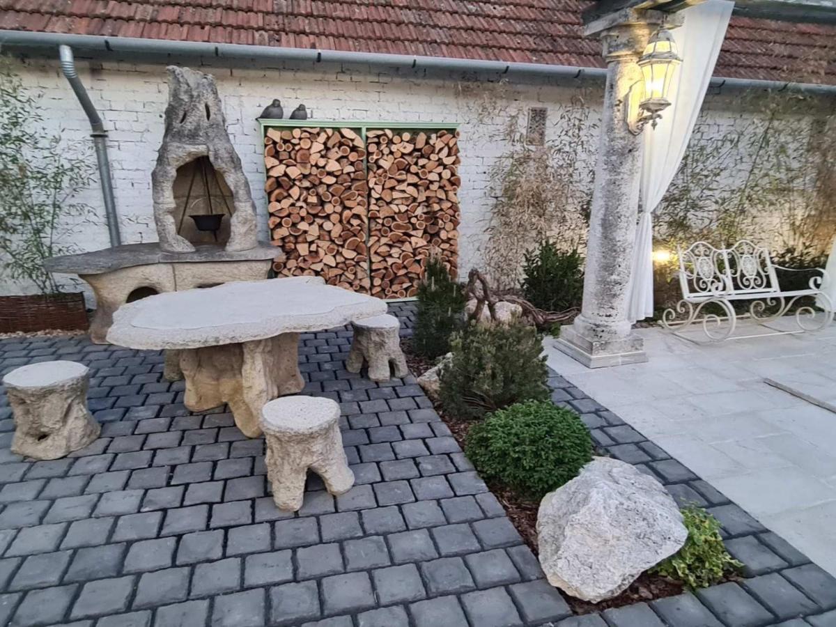 Resident Wellness Vendégház Békéscsaba Exterior foto